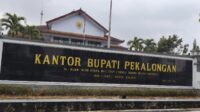 Plt Bupati Pekalongan Luruskan Kabar ASN dan Anggota DPRD ke KPK: Bukan Dijemput, tetapi Penuhi Panggilan Resmi Plt Bupati Pekalongan Luruskan Kabar ASN dan Anggota DPRD ke KPK: Bukan Dijemput, tetapi Penuhi Panggilan Resmi