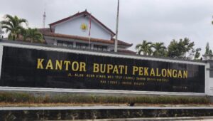 Plt Bupati Pekalongan Luruskan Kabar ASN dan Anggota DPRD ke KPK: Bukan Dijemput, tetapi Penuhi Panggilan Resmi