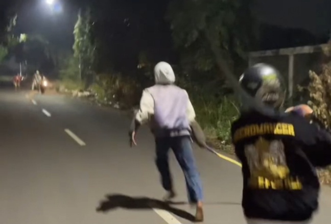 Viral Lagi! Video Tawuran Remaja Pakai Senjata Tajam Gegerkan Kota Pekalongan